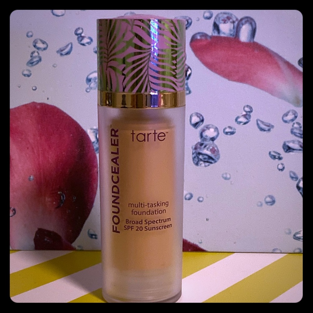 NWOB Tarte Foundcealer Foundation Light Beige